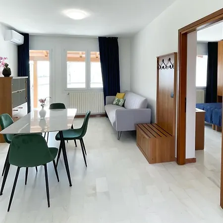 Smart מלון דירות 3*